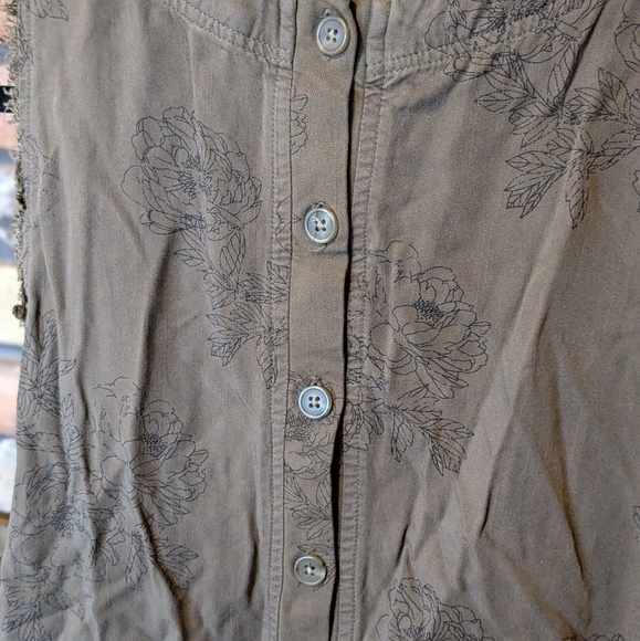 Thread & Supply Tank Top - Picture 4 of 4